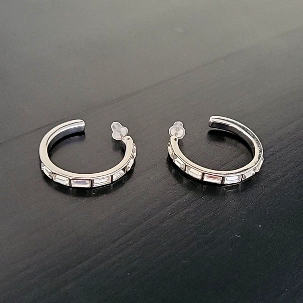 BEAUTIFUL Silver Hoop Earrings